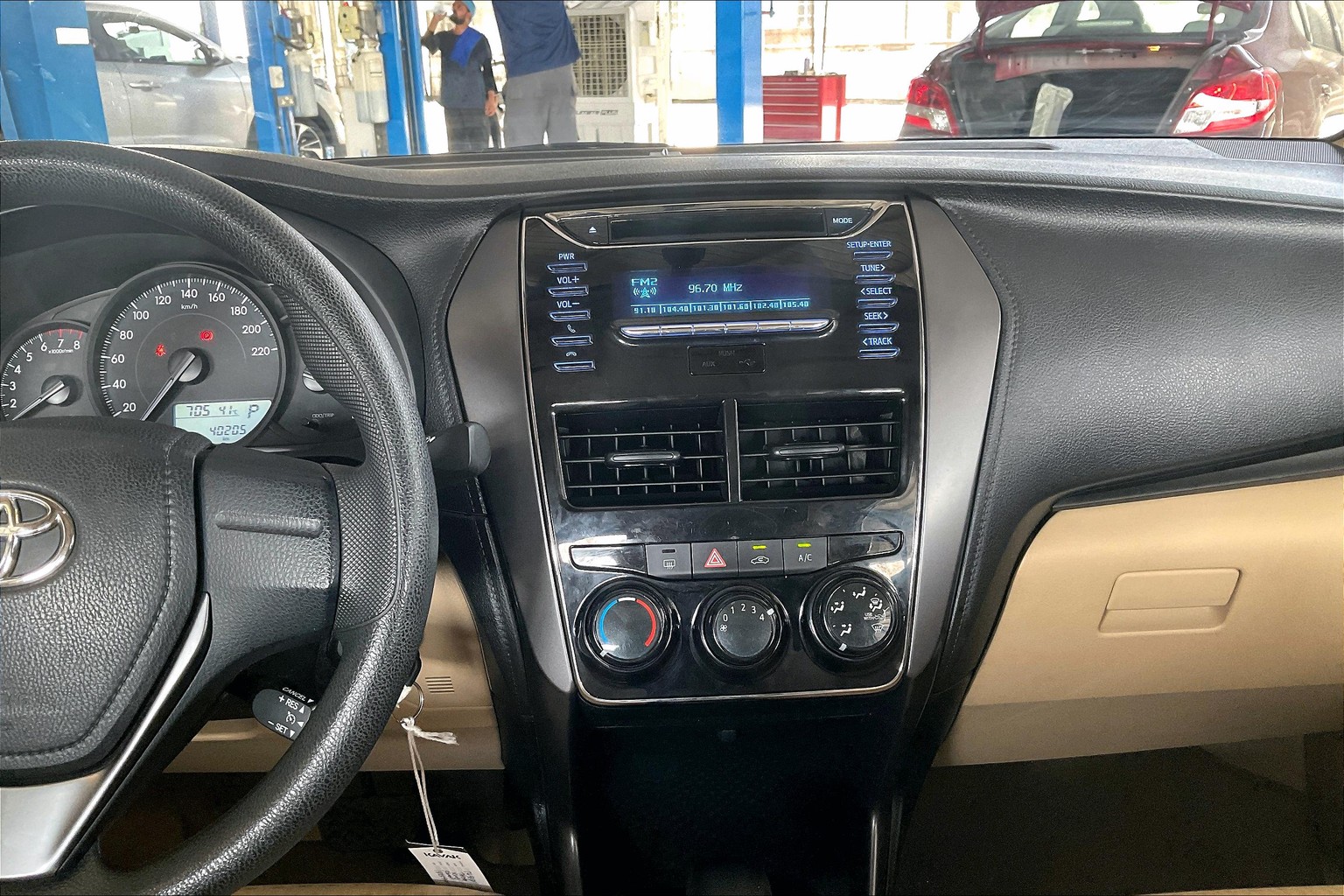Toyota • Yaris